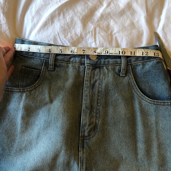 Vintage Guess jean pencil skirt. - Picture 6 of 10